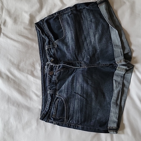 Sz 16 Mid-rise shorts - Picture 1 of 4